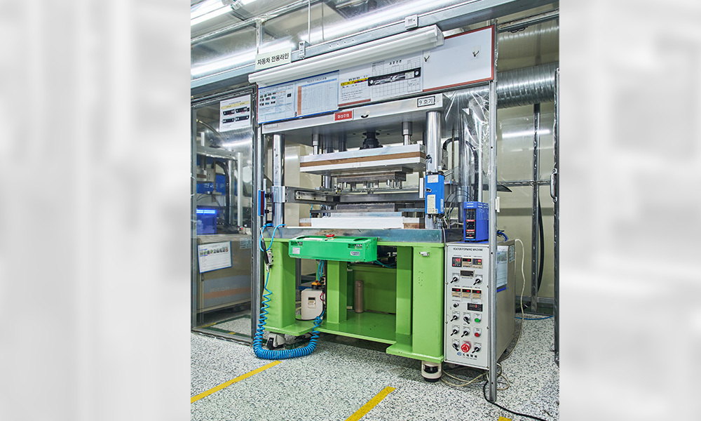3 Small forming machines