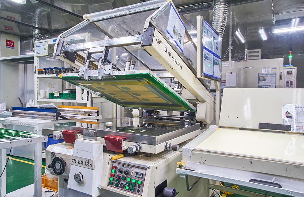 21 Semiautomatic printing machines
