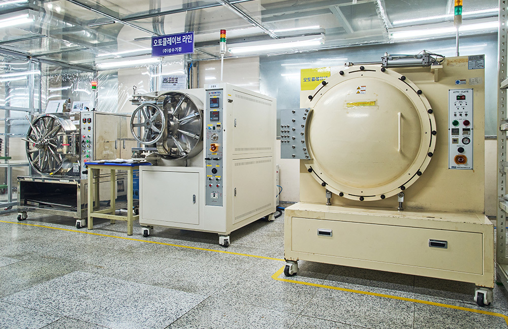 3 Autoclaves